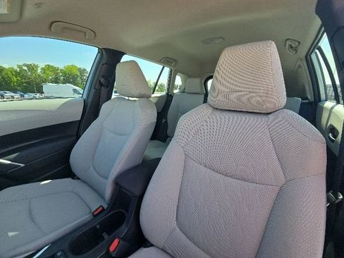 Used 2025 Toyota Corolla Cross L FWD image 21