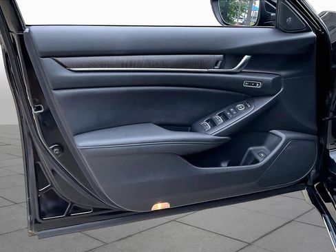 Used 2020 Honda Accord Touring image 21