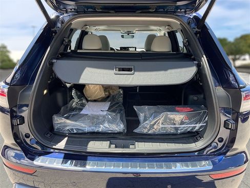 New 2025 Mitsubishi Outlander SE image 26