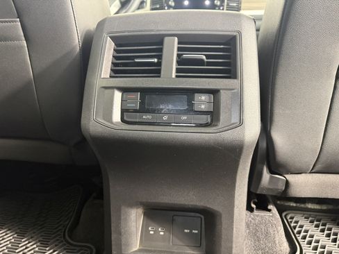 Used 2023 Volkswagen Atlas SEL AWD/4WD image 15