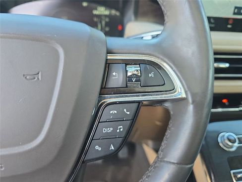 Used 2021 Lincoln Nautilus Reserve image 21