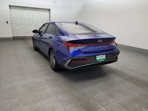 Used 2024 Hyundai Elantra SEL FWD image 5