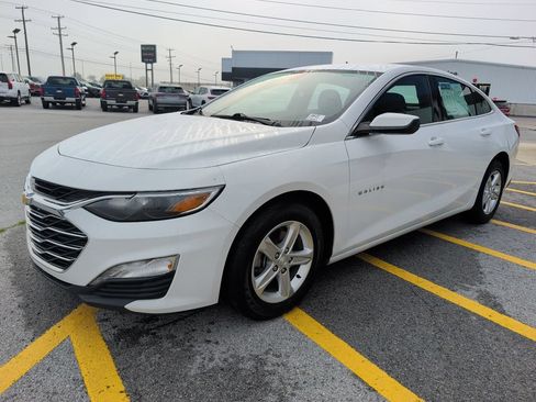 Used 2024 Chevrolet Malibu LT FWD image 3