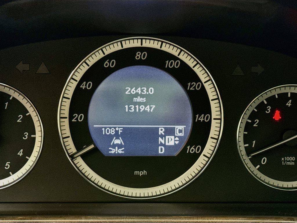 Used 2010 Mercedes-Benz E 550 Sedan image 12