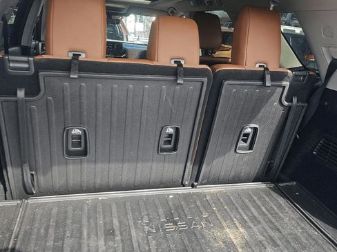 Used 2025 Nissan Pathfinder Platinum image 15