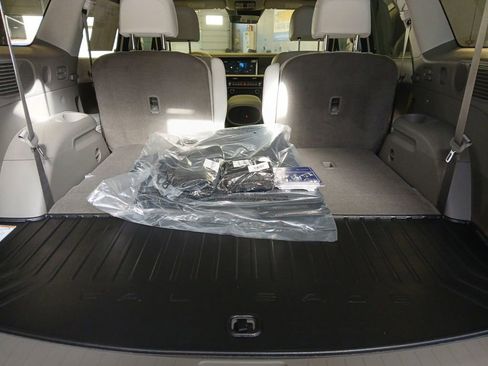 New 2026 Hyundai Palisade Limited FWD image 16