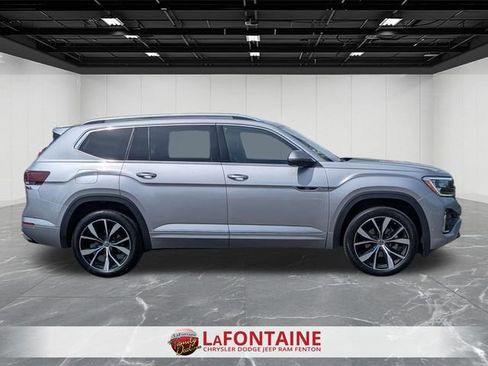 Used 2024 Volkswagen Atlas SEL Premium R-Line AWD/4WD image 6