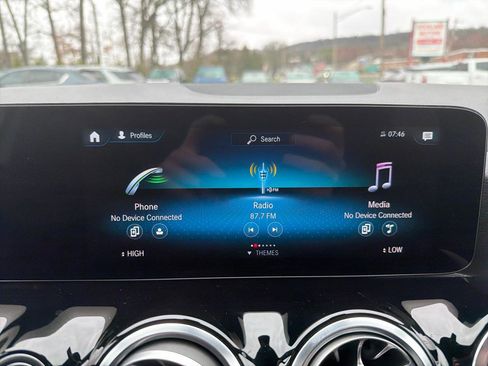 Used 2023 Mercedes-Benz GLA 250 4MATIC image 29