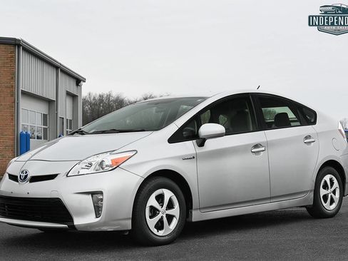 Used 2012 Toyota Prius Two image 5