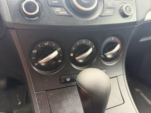 Used 2012 MAZDA MAZDA3 i Touring FWD image 27