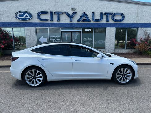 Used 2019 Tesla Model 3 RWD image 3