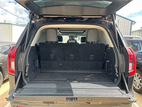 Used 2025 Ford Expedition Platinum AWD/4WD image 11