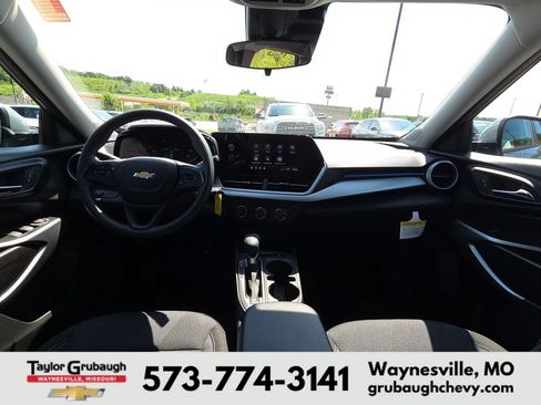 New 2026 Chevrolet Trax LS w/ LS Convenience Package FWD image 29