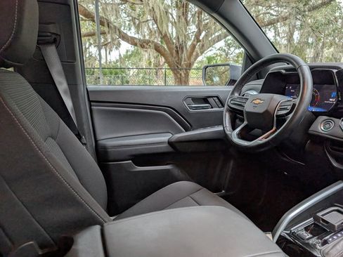 Used 2024 Chevrolet Colorado LT w/ LT Convenience Package image 12