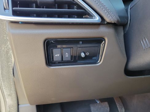 Used 2020 Jaguar F-PACE Prestige image 11