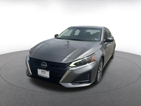 Used 2025 Nissan Altima 2.5 SV FWD image 7