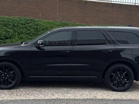 Used 2017 Dodge Durango R/T w/ Blacktop Package RWD image 2