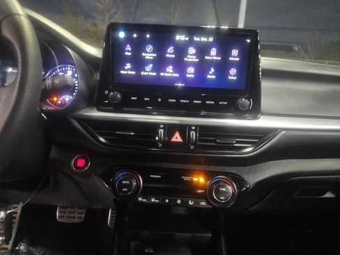 Used 2024 Kia Forte GT-Line image 16