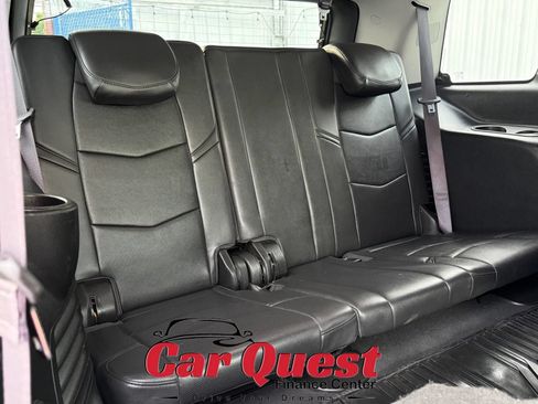 Used 2017 Cadillac Escalade Luxury RWD image 20