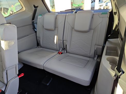 New 2026 Volkswagen Atlas SE image 7