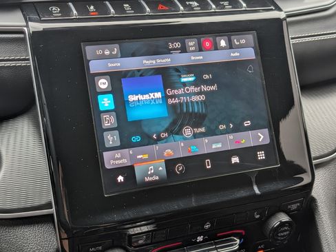 Used 2024 Jeep Grand Cherokee Altitude AWD/4WD image 28