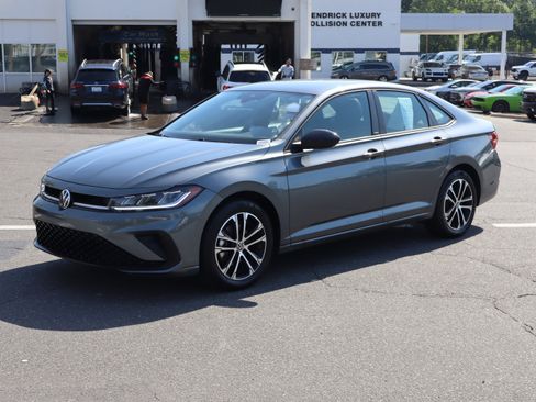 Used 2025 Volkswagen Jetta Sport FWD image 5