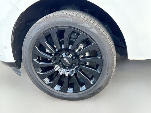 Used 2023 Lincoln Navigator Black Label image 42