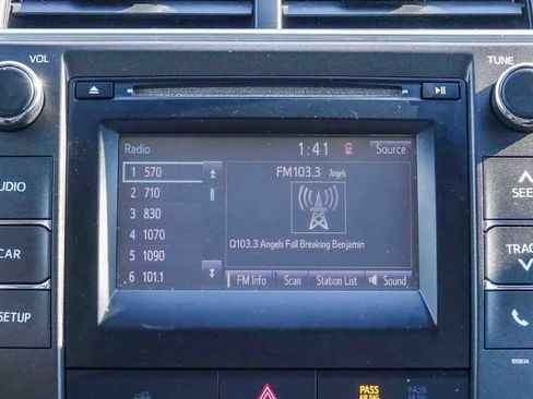 Used 2017 Toyota Camry SE image 13