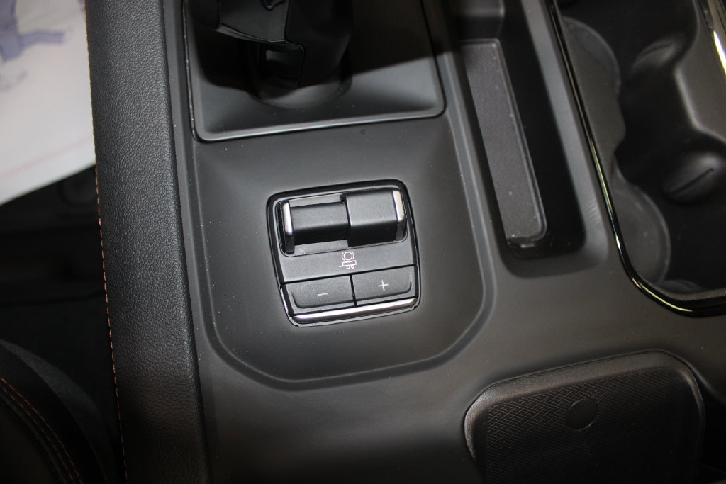 Used 2025 GMC Sierra 1500 AT4 w/ AT4 Premium Package AWD/4WD image 44