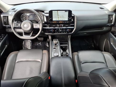 Used 2024 Nissan Pathfinder SL image 22