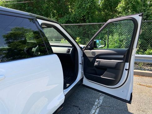 Certified 2025 Land Rover Discovery Dynamic SE image 14