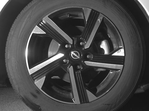 Used 2025 Nissan Sentra SV FWD image 13
