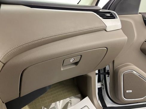 Used 2016 GMC Yukon SLT w/ Premium Edition image 38