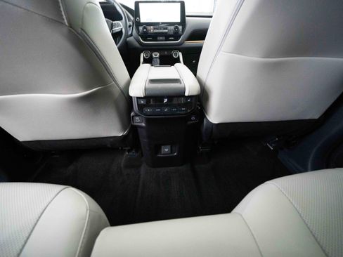 Used 2025 Toyota Grand Highlander Limited image 22