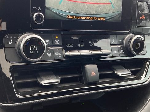 Used 2023 Toyota Highlander XSE image 24