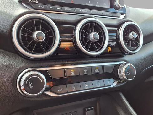 Used 2025 Nissan Sentra S image 7