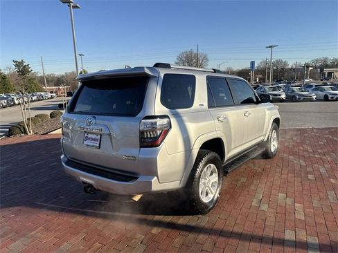 Used 2022 Toyota 4Runner SR5 Premium image 36