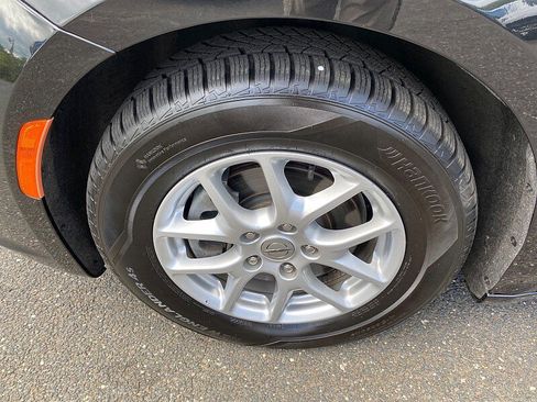 Used 2022 Chrysler Pacifica Touring-L FWD image 12