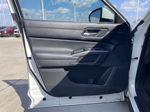 Certified 2023 Nissan Pathfinder SL image 12