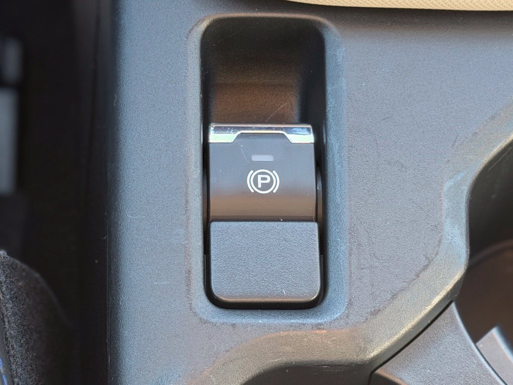 Used 2025 Subaru Forester Premium AWD/4WD image 16