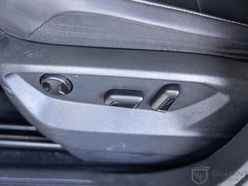 Used 2020 Volkswagen Tiguan SEL image 23