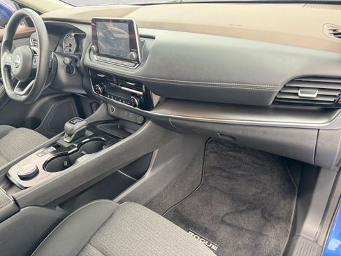 Used 2022 Nissan Rogue SV AWD/4WD image 18