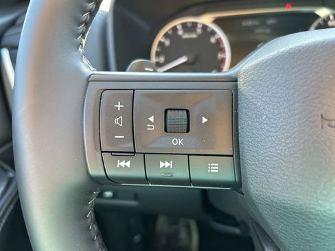 Certified 2025 Nissan Rogue SV image 28