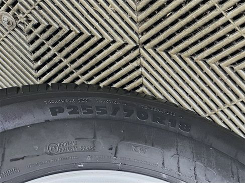 Used 2019 Toyota Tundra SR5 w/ SR5 Upgrade Package image 33