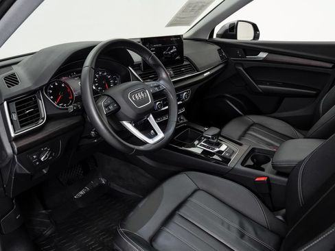 Certified 2023 Audi Q5 2.0T Premium w/ Convenience Package AWD/4WD image 4