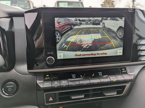 Used 2025 Toyota Camry SE image 22