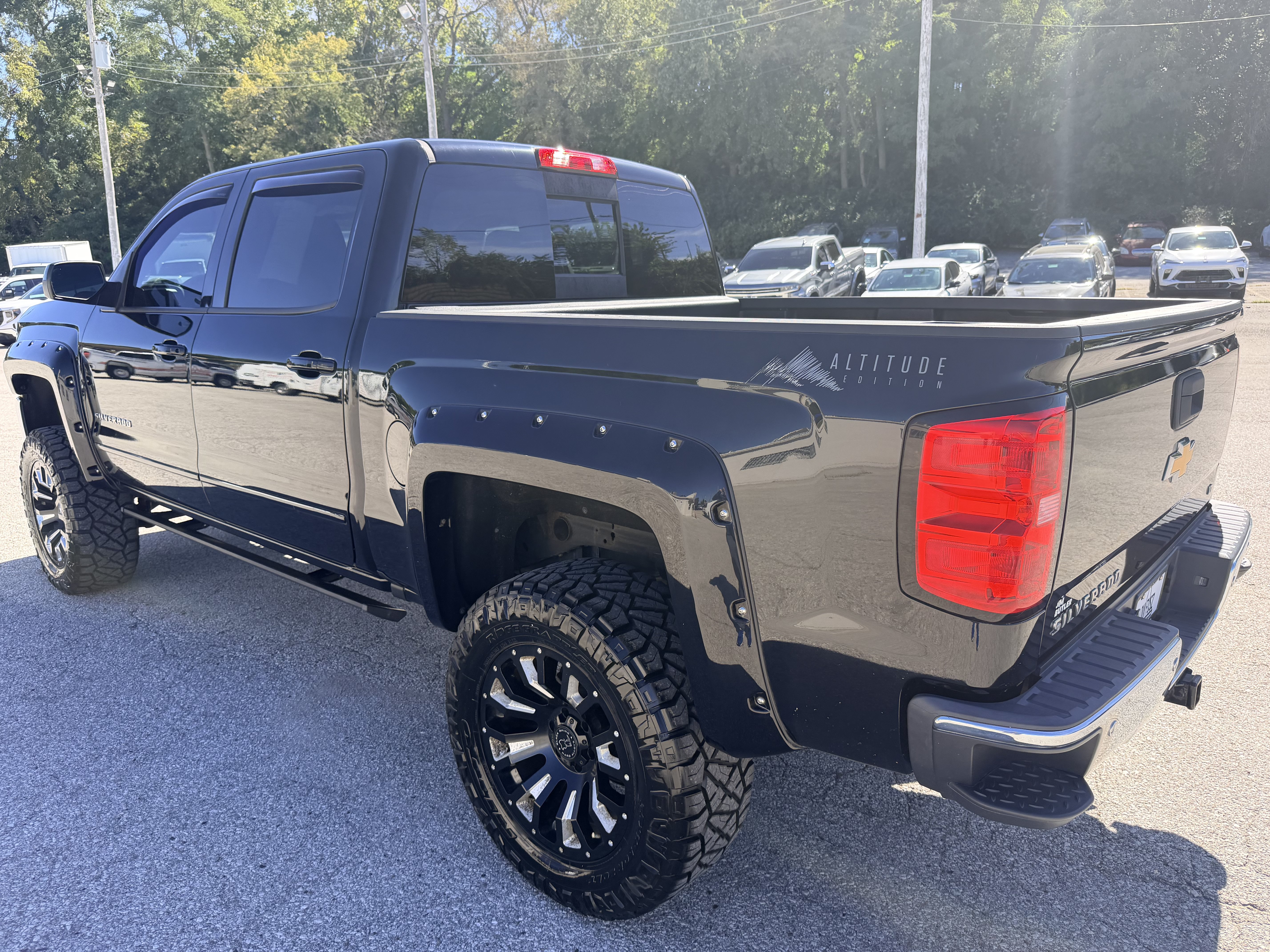 Used 2018 Chevrolet Silverado 1500 LT w/ All Star Edition AWD/4WD image 5