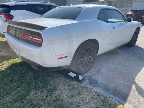 Used 2023 Dodge Challenger SXT image 3