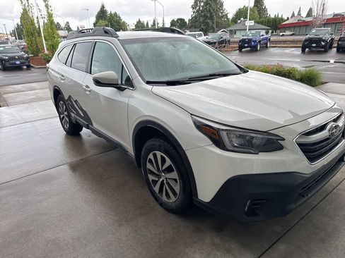 Used 2022 Subaru Outback Premium AWD/4WD image 2
