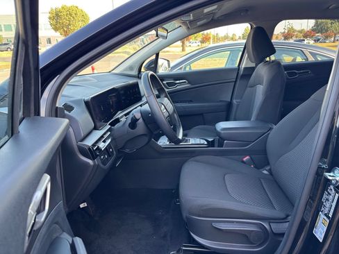 Used 2026 Kia Sportage LX FWD image 26